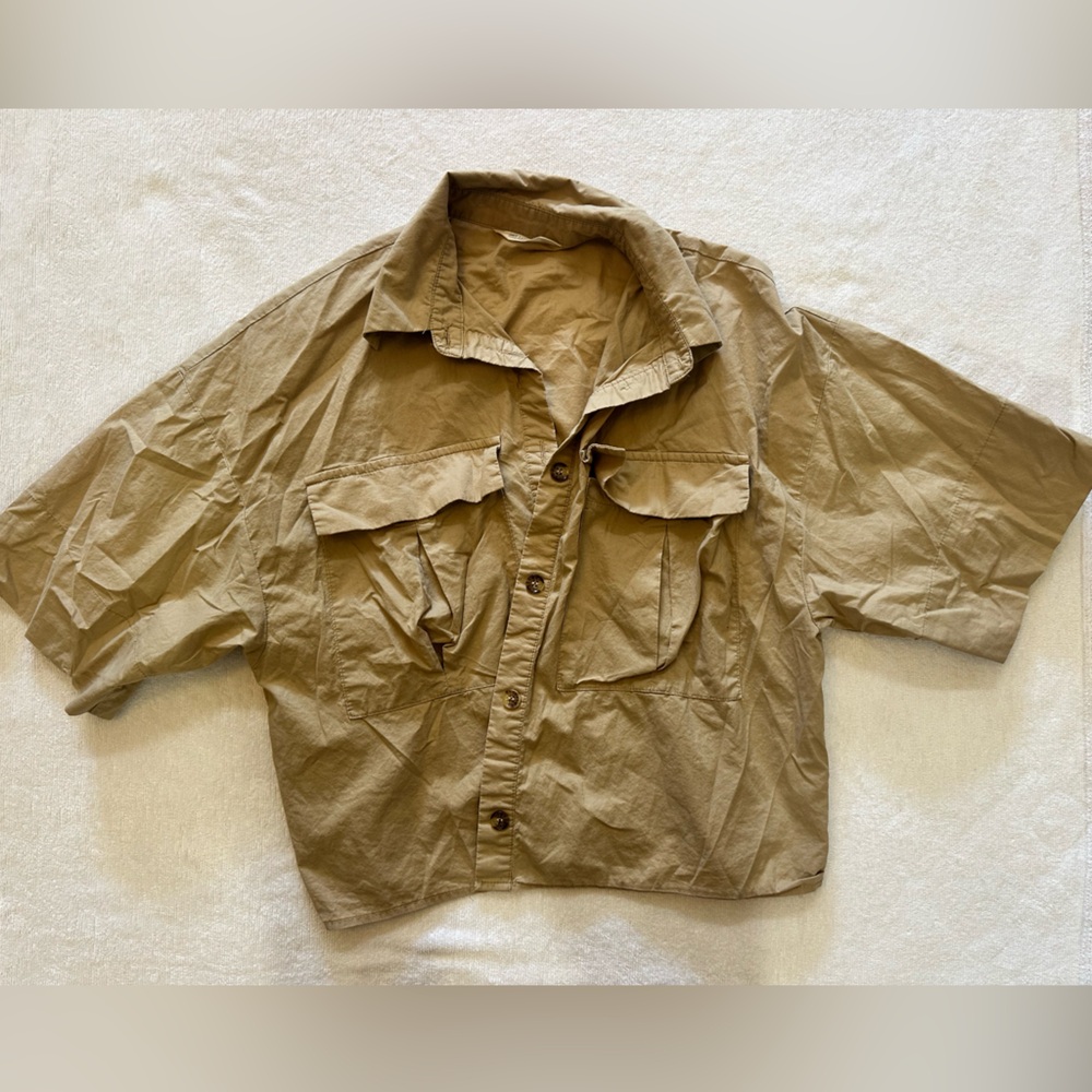 Tan Button-Up Short Sleeve Shirt
